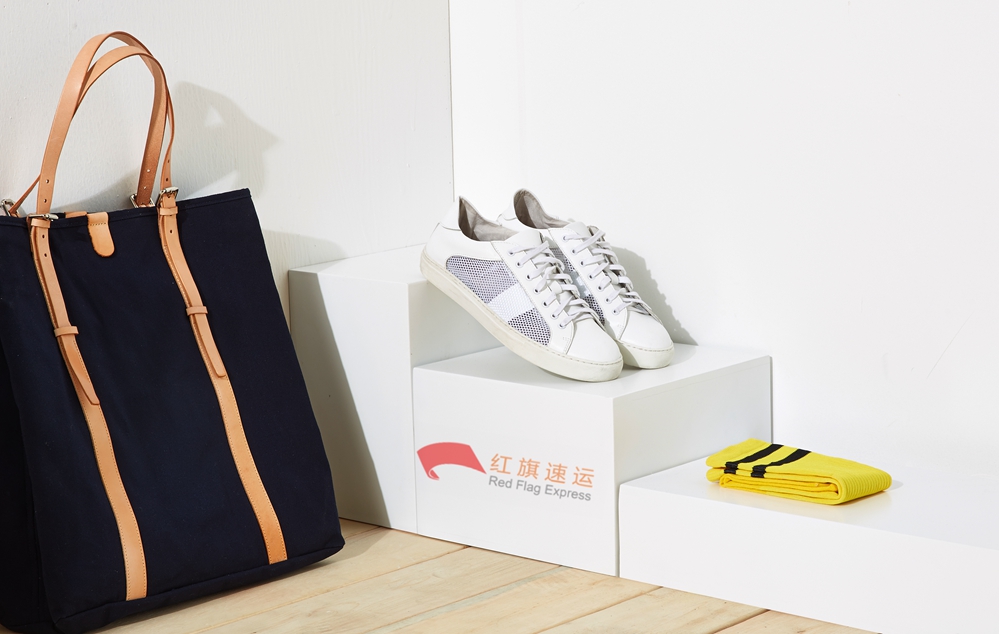 16977682626995.jpg 摄图网_500512259_配饰鞋包静物(企业商用)_副本.jpg